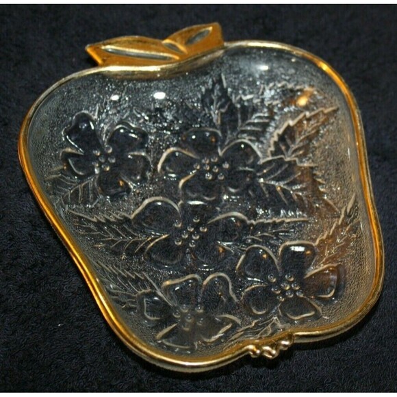 VINTAGE CLEAR CUT GLASS APPLE CANDY DISH WITH GOLD TRIM & FLOWER CUTOUTS - Picture 1 of 3